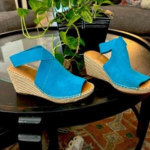 Blue suede Espadrille